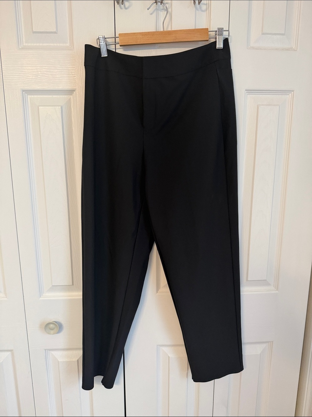 Very good used Athleta Stellar trousers in size 12